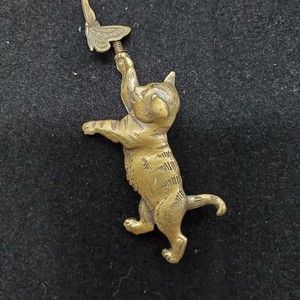 JJ Cat with Butterfly Gold Tone Pin
